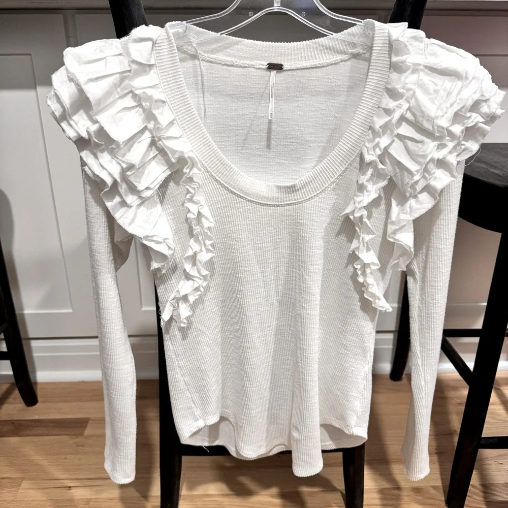 Free people what a ruffle top Size M